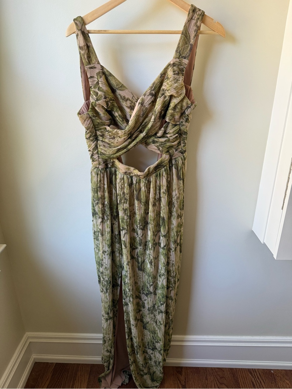 DRESS THE POPULATION Green Metallic Mirabella Cutout Evening Gown Floral S FLAW